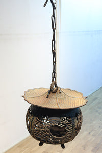 月蔓の透かし絵や青波海模様で風情ある球型吊り灯籠　DC8732