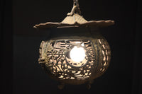 月蔓の透かし絵や青波海模様で風情ある球型吊り灯籠　DC8732