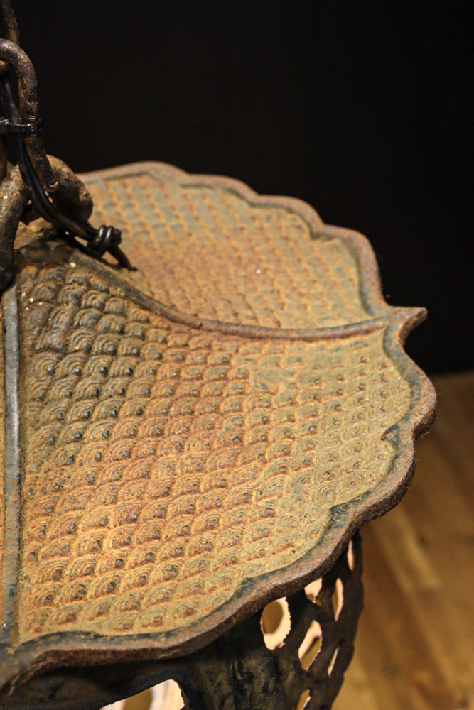 月蔓の透かし絵や青波海模様で風情ある球型吊り灯籠　DC8732