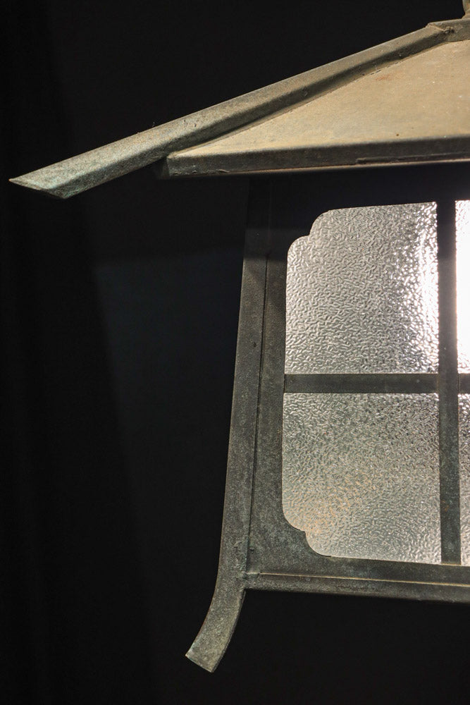 ダイヤガラス窓で煌びやかな角型吊り灯籠　DC8735