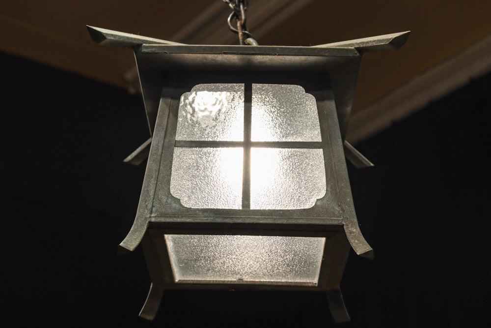 ダイヤガラス窓で煌びやかな角型吊り灯籠　DC8735