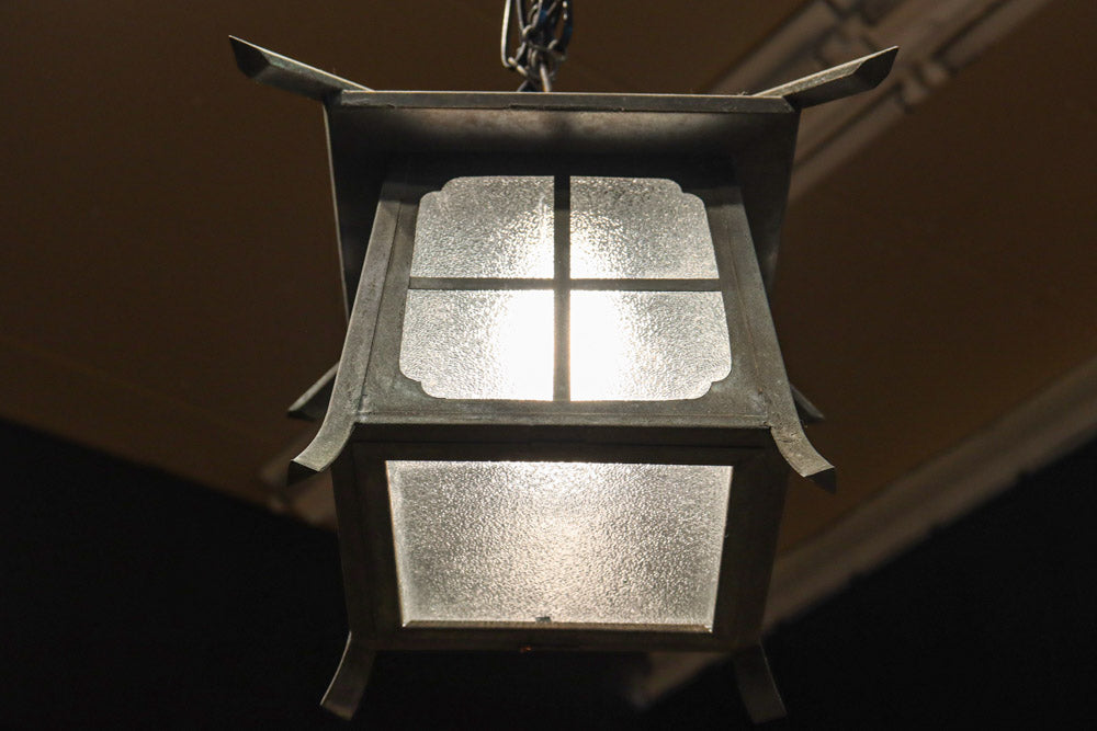 ダイヤガラス窓で煌びやかな角型吊り灯籠　DC8735