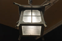 ダイヤガラス窓で煌びやかな角型吊り灯籠　DC8735