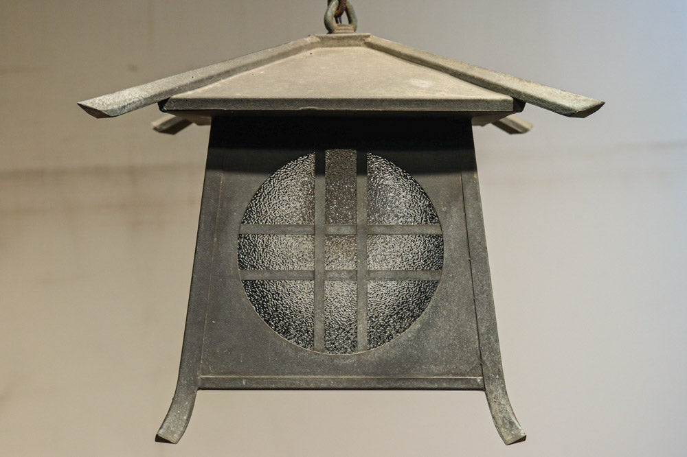 ダイヤガラス窓で煌びやかな角型吊り灯籠　DC8735