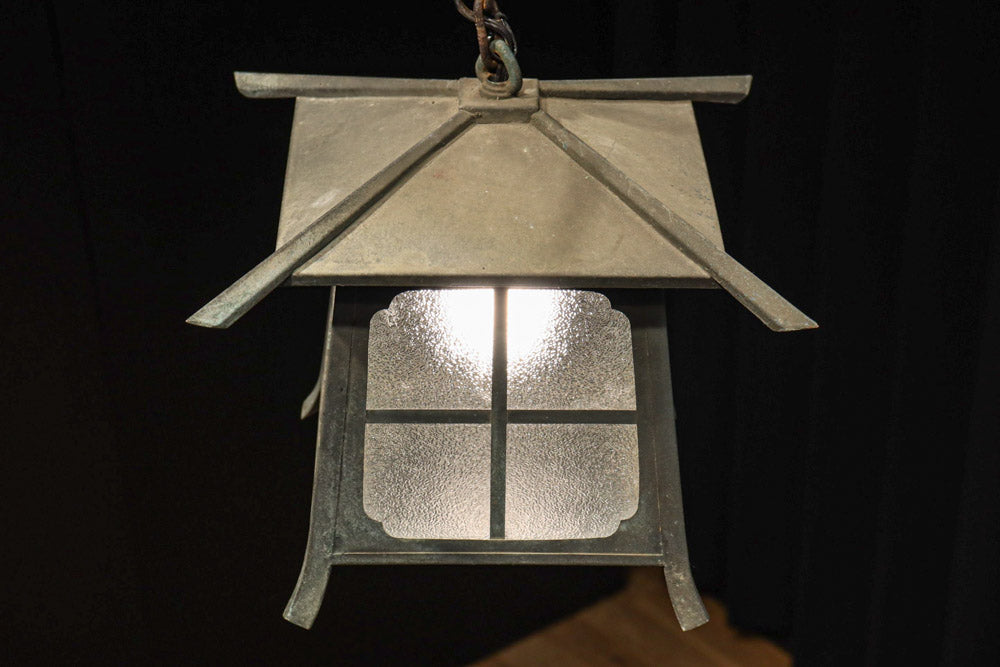 ダイヤガラス窓で煌びやかな角型吊り灯籠　DC8735