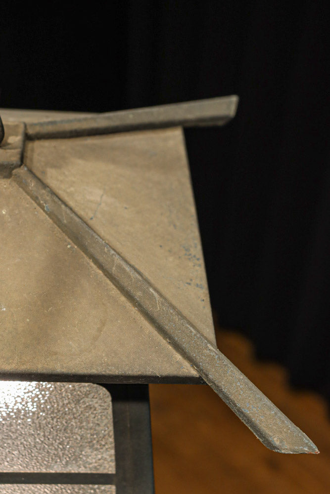 ダイヤガラス窓で煌びやかな角型吊り灯籠　DC8735