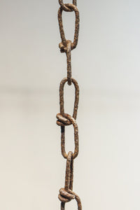 時代を重ねた鉄の風合いが魅力の六角屋根の吊り灯籠　DC8736