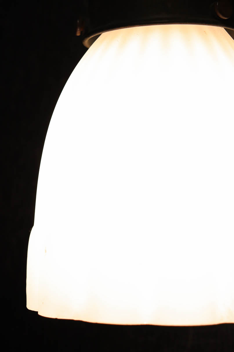 菊菱透かし絵金具とプレス模様の笠で和モダンなブラケット　DC8755