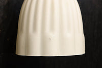 菊菱透かし絵金具とプレス模様の笠で和モダンなブラケット　DC8755