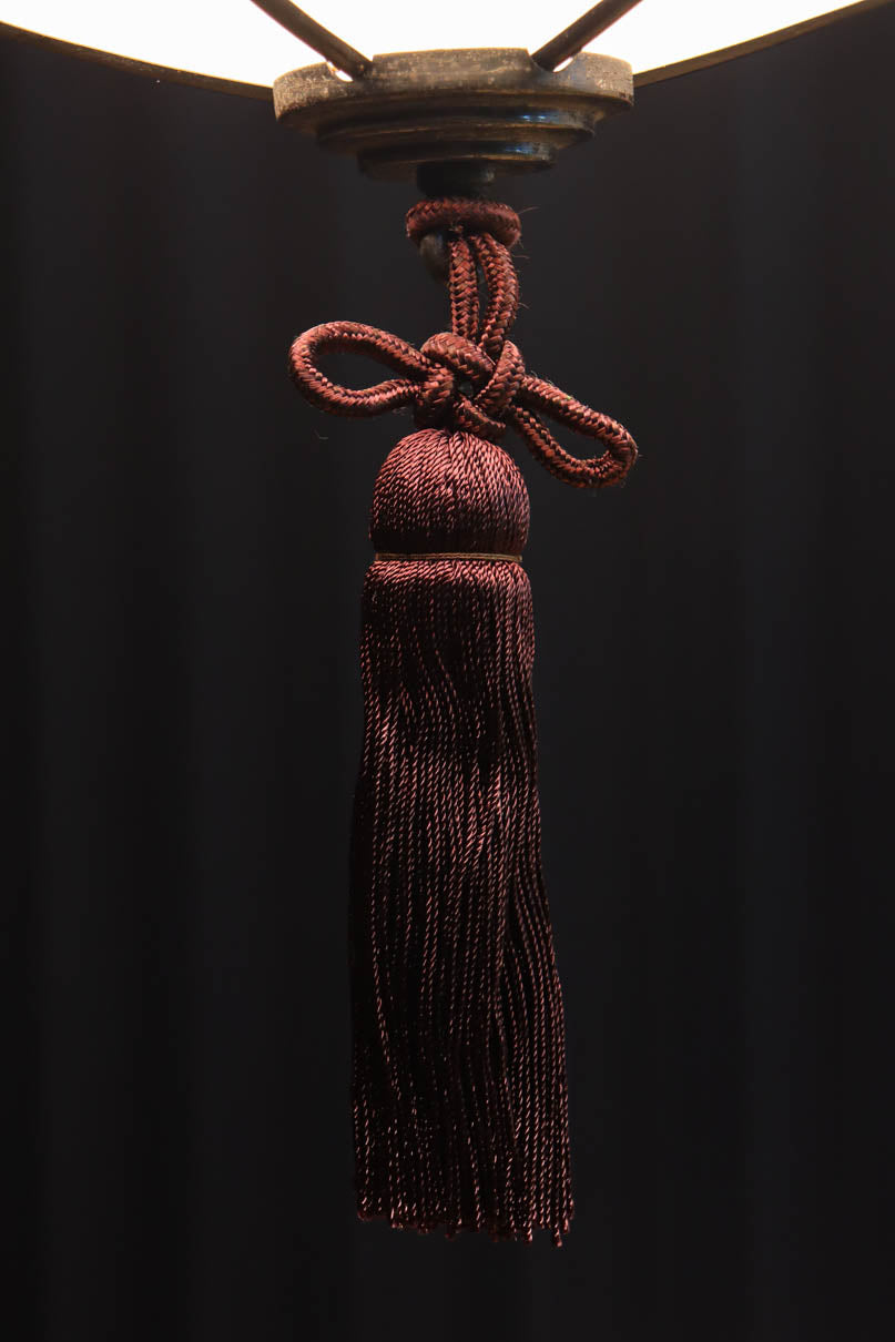 可愛らしい菊菱装飾金具を纏う雪洞型の電笠　DC8757