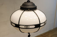 可愛らしい菊菱装飾金具を纏う雪洞型の電笠　DC8757