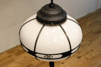 可愛らしい菊菱装飾金具を纏う雪洞型の電笠　DC8757