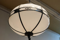 可愛らしい菊菱装飾金具を纏う雪洞型の電笠　DC8757