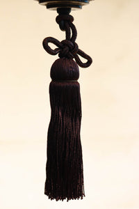 可愛らしい菊菱装飾金具を纏う雪洞型の電笠　DC8757