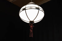 可愛らしい菊菱装飾金具を纏う雪洞型の電笠　DC8757