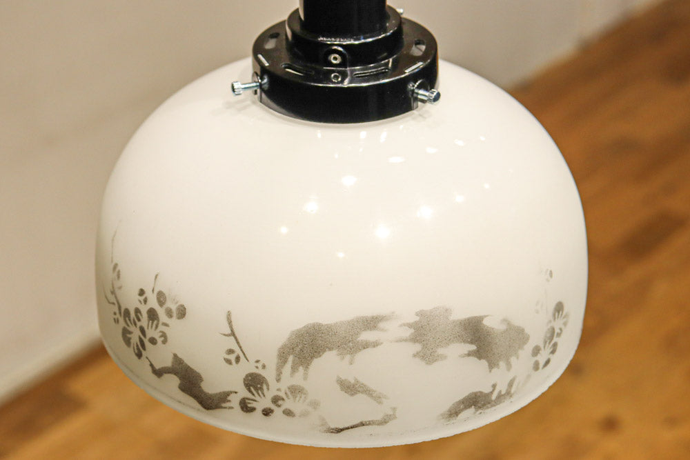 和柄模様を施した風情あるお椀型電笠　DC8758