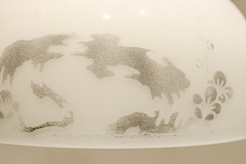 和柄模様を施した風情あるお椀型電笠　DC8758