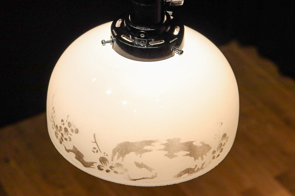 和柄模様を施した風情あるお椀型電笠　DC8758