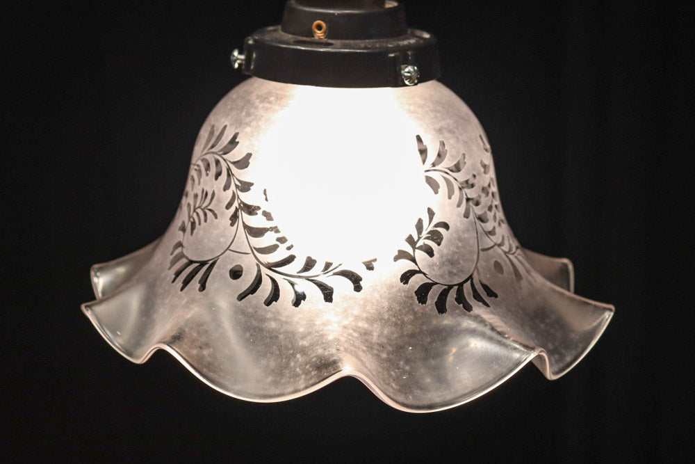 大正浪漫!! 柔らかなフリルの笠から優しい明かりが漏れる電笠　DC8759