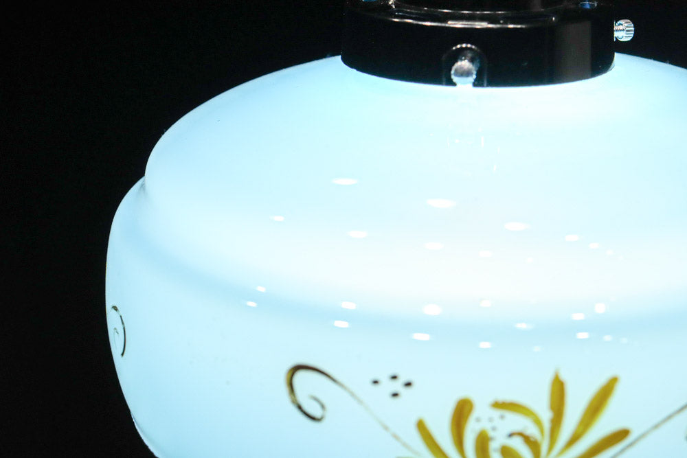 黄色の花模様が幻想的に浮かぶブルーガラスの電笠　DC8760