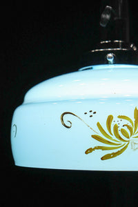 黄色の花模様が幻想的に浮かぶブルーガラスの電笠　DC8760