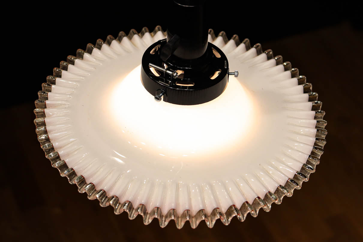 珍品‼下から見上げると赤の縁取りがモダンに輝く素敵な電笠　DC8761