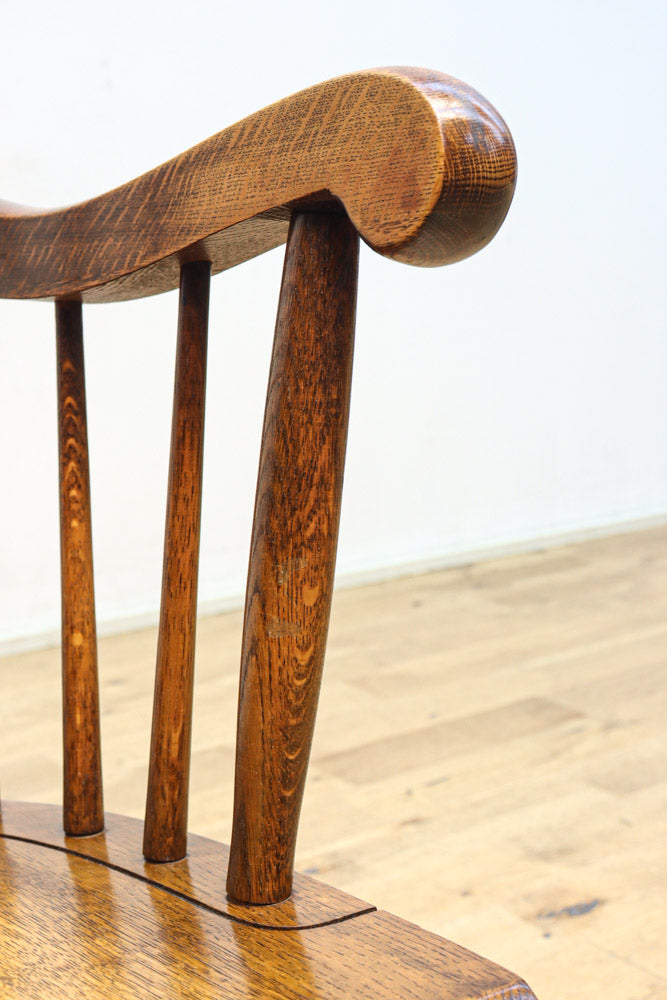 艶味を増した美しい色彩の風格漂うロッキングチェア　DC8765