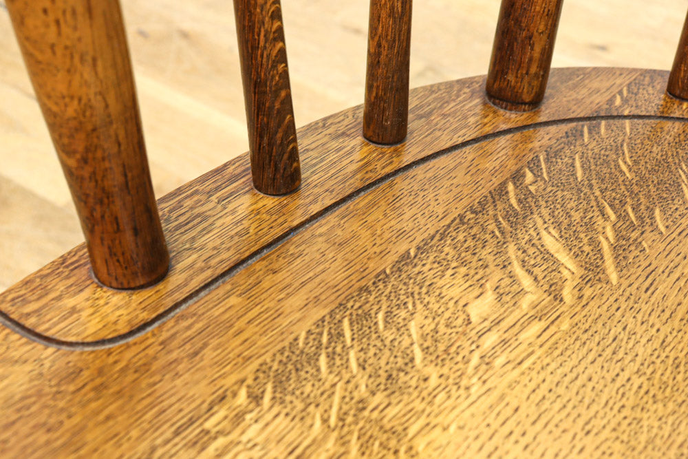 艶味を増した美しい色彩の風格漂うロッキングチェア　DC8765