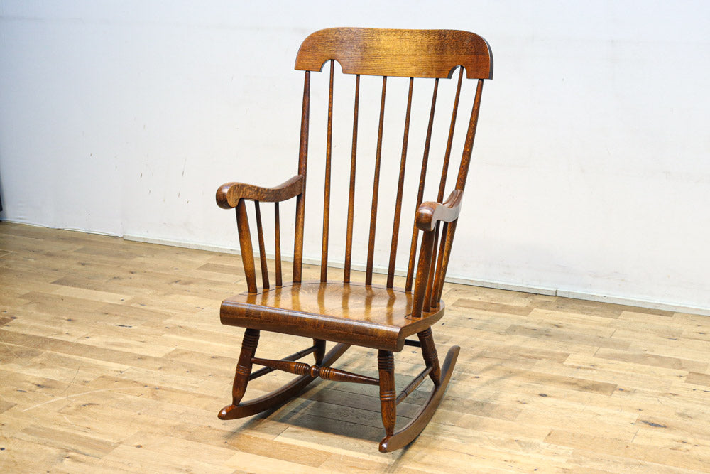 艶味を増した美しい色彩の風格漂うロッキングチェア　DC8765