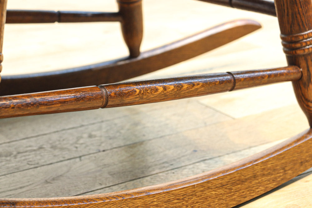 艶味を増した美しい色彩の風格漂うロッキングチェア　DC8765