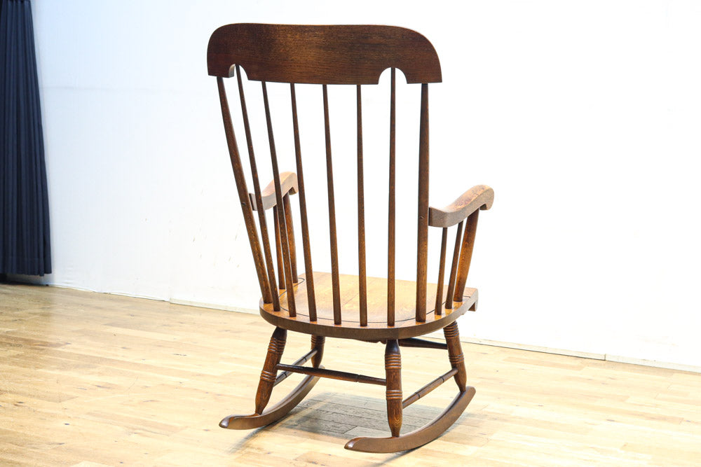 艶味を増した美しい色彩の風格漂うロッキングチェア　DC8765