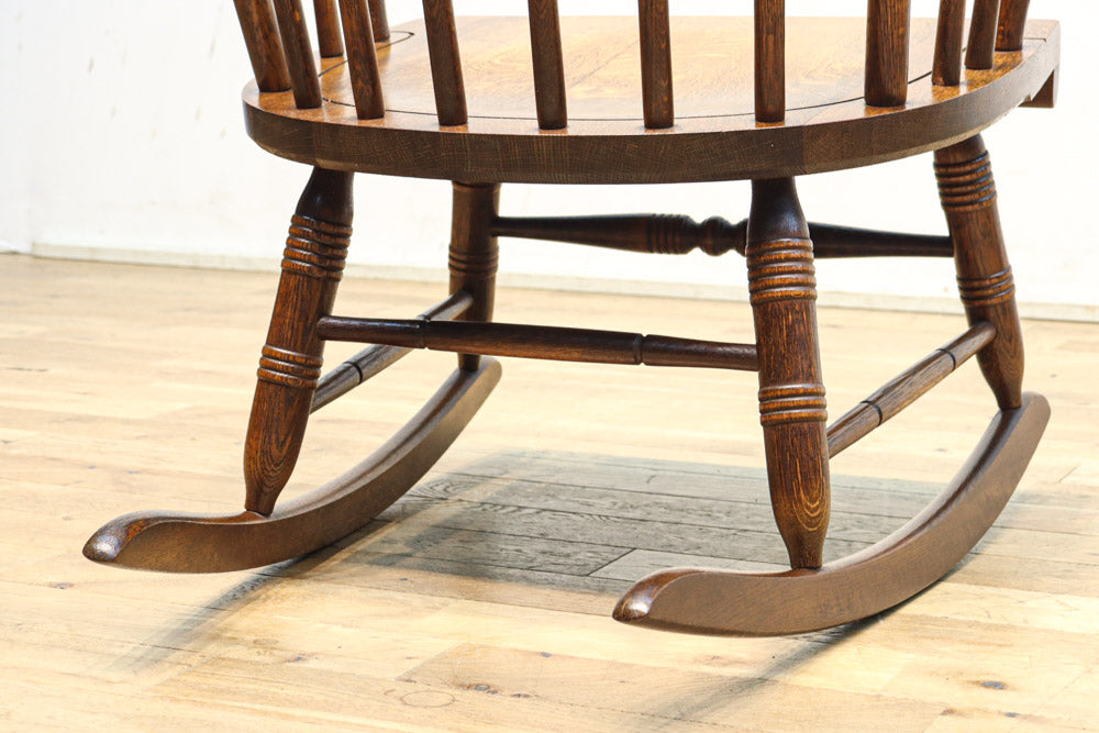 艶味を増した美しい色彩の風格漂うロッキングチェア　DC8765