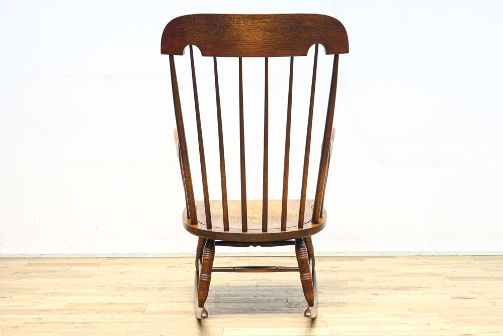 艶味を増した美しい色彩の風格漂うロッキングチェア　DC8765