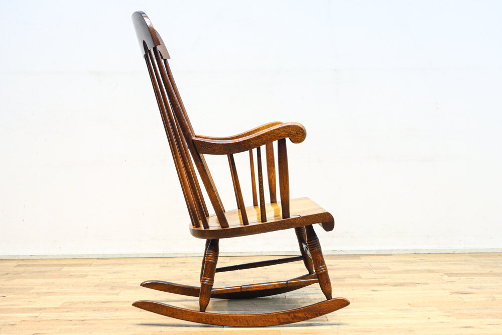 艶味を増した美しい色彩の風格漂うロッキングチェア　DC8765