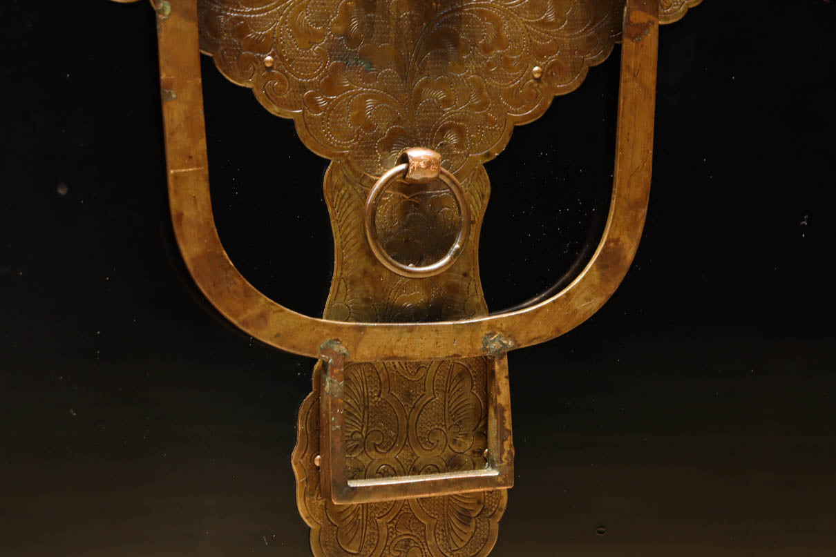 黒漆と繊細な模様入り装飾金具で風情ある挟み箱　DC8766