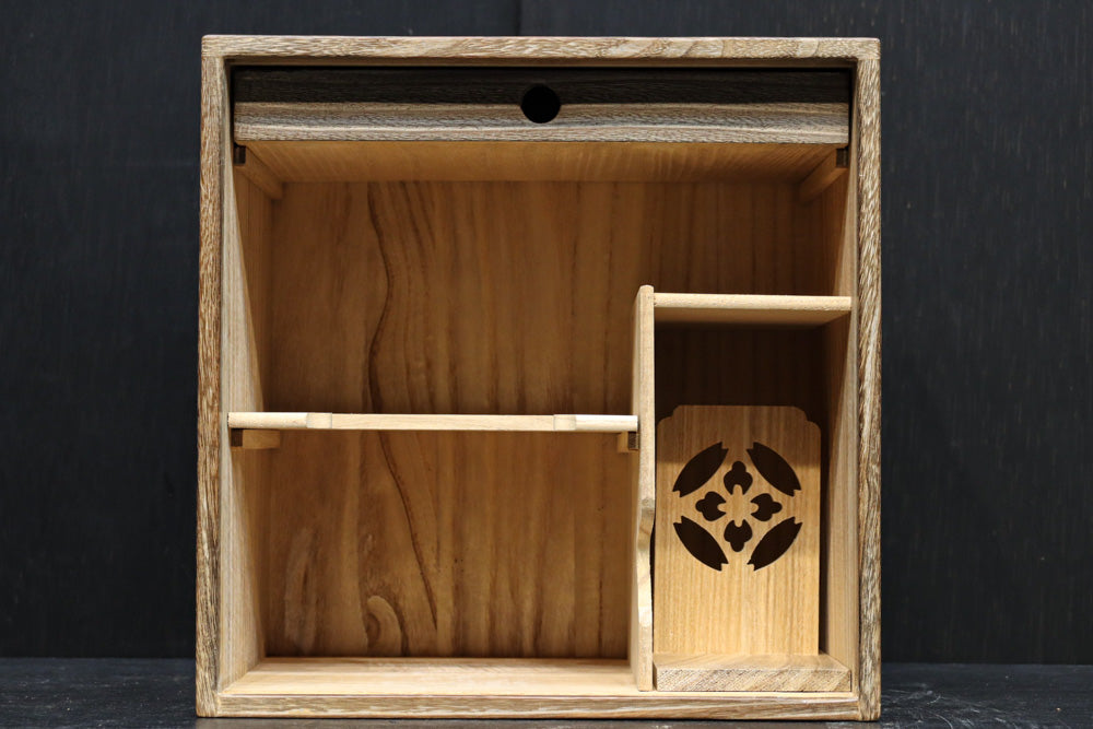 Antique tool box (tabi-Tansu) DC8771