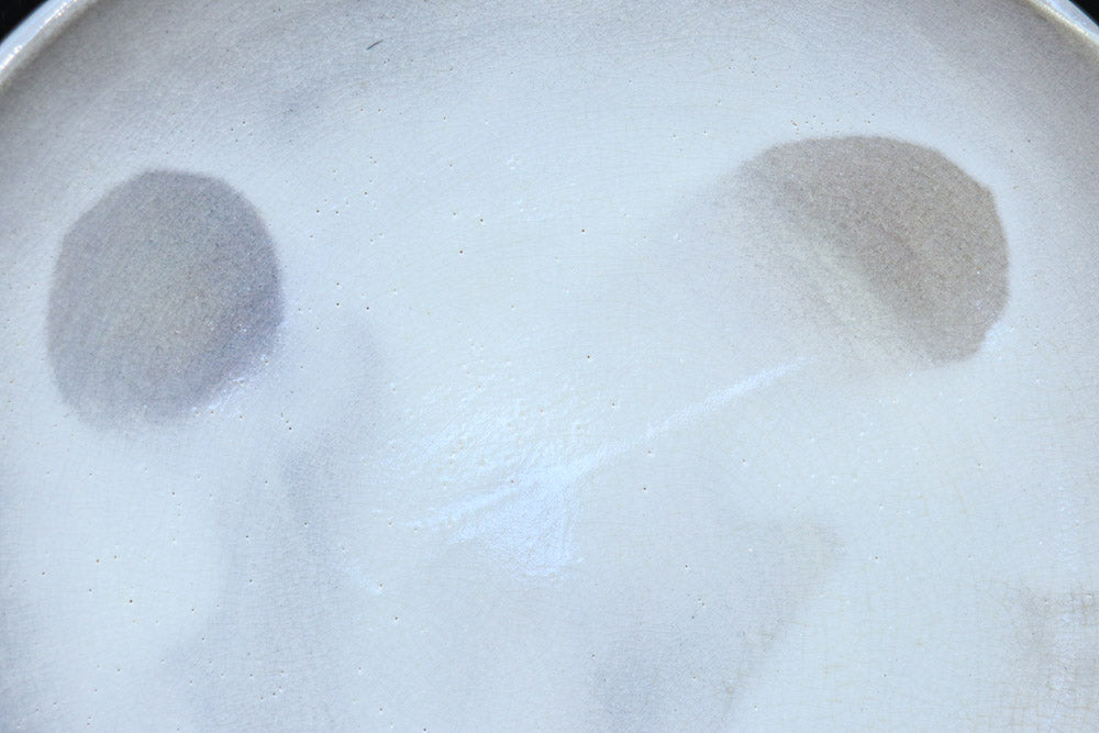 淡く色づく御本の模様が浮かぶ粉引大皿(共箱付き)　DC8778