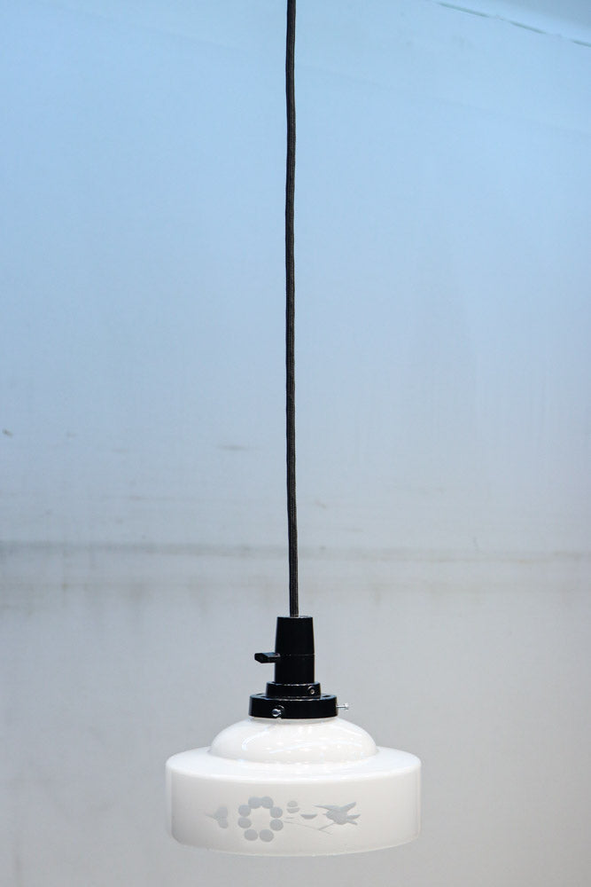 梅の花と小鳥の透かし模様が上品な電笠　DC8791