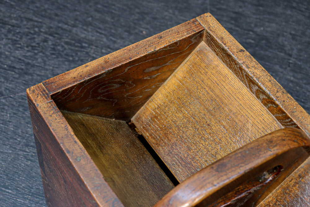 Antique tools DC8801