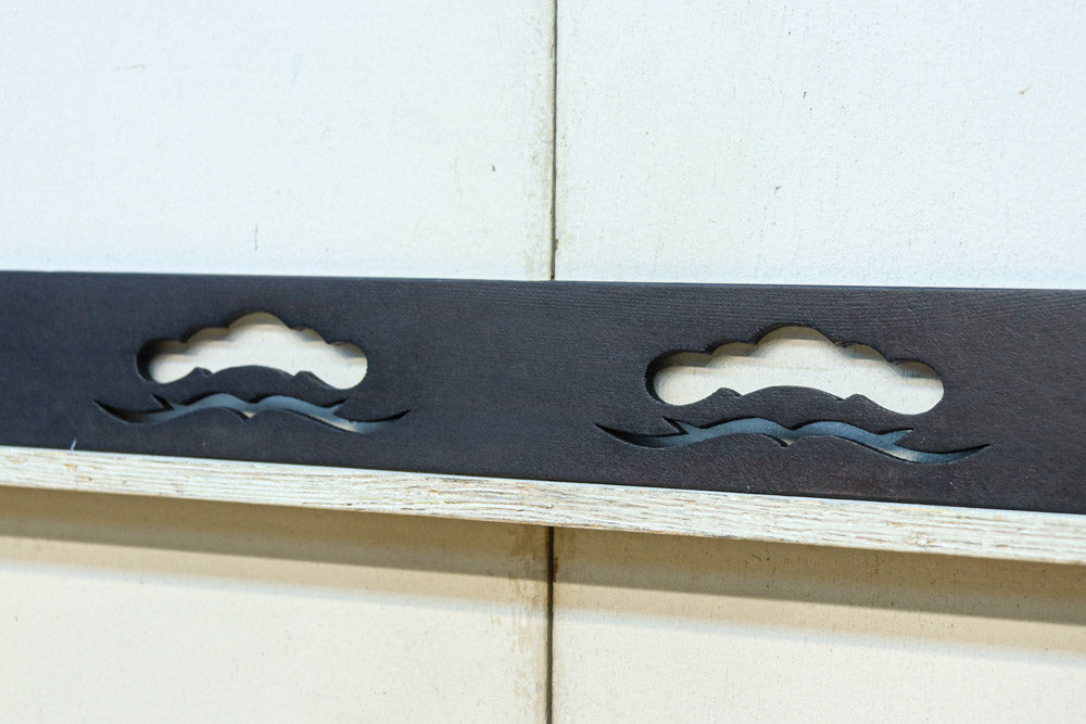 縁起の良い松の葉の図柄が並ぶ小型透かし板　DC8805　在庫4枚