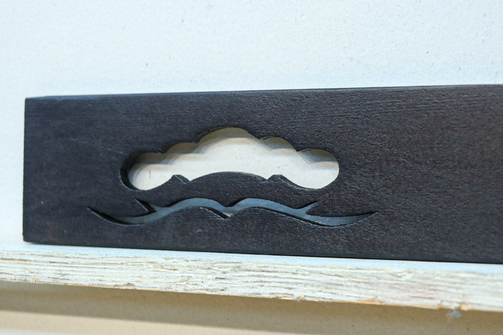 縁起の良い松の葉の図柄が並ぶ小型透かし板　DC8805　在庫4枚