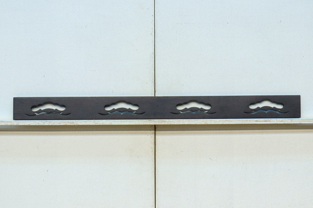 縁起の良い松の葉の図柄が並ぶ小型透かし板　DC8805　在庫4枚