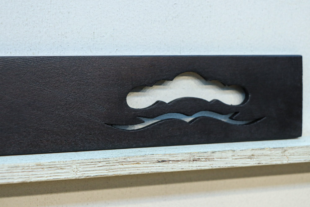 縁起の良い松の葉の図柄が並ぶ小型透かし板　DC8805　在庫4枚