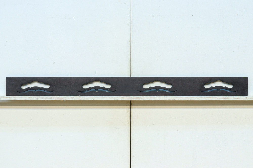 縁起の良い松の葉の図柄が並ぶ小型透かし板　DC8805　在庫4枚