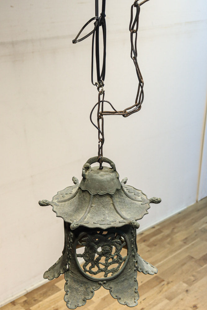 幻想的な雰囲気漂う真鍮製吊り灯籠　DC8812