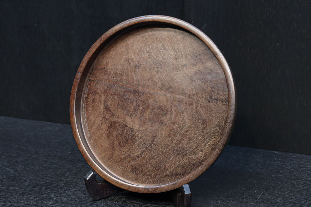 繊細な杢目模様で格調ある面持ちの丸盆　DC8831