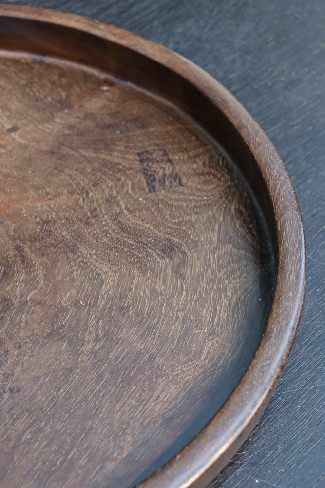 繊細な杢目模様で格調ある面持ちの丸盆　DC8831