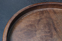 繊細な杢目模様で格調ある面持ちの丸盆　DC8831