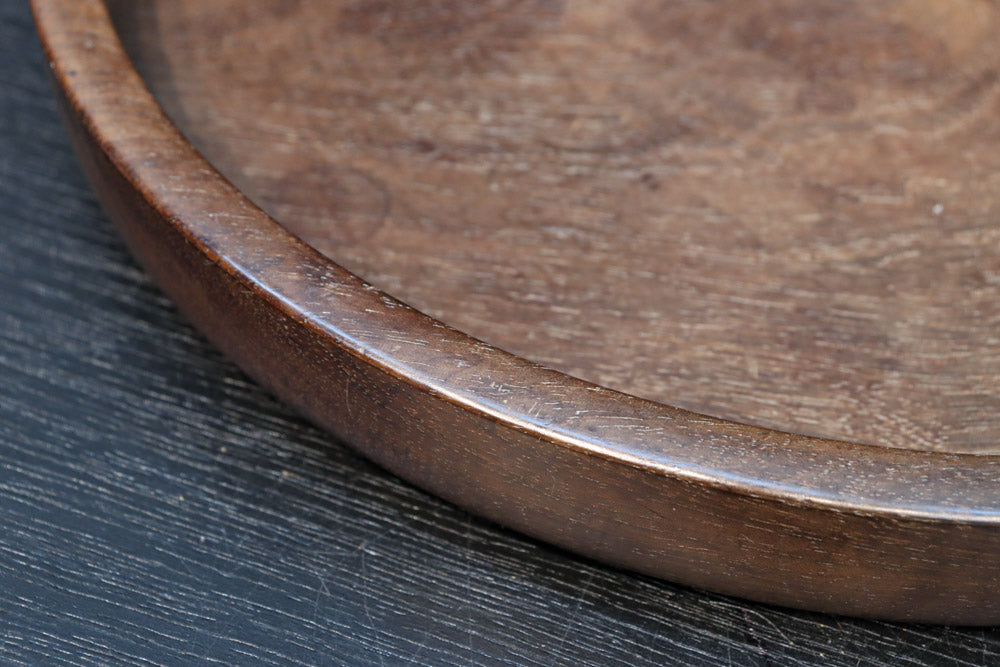 繊細な杢目模様で格調ある面持ちの丸盆　DC8831