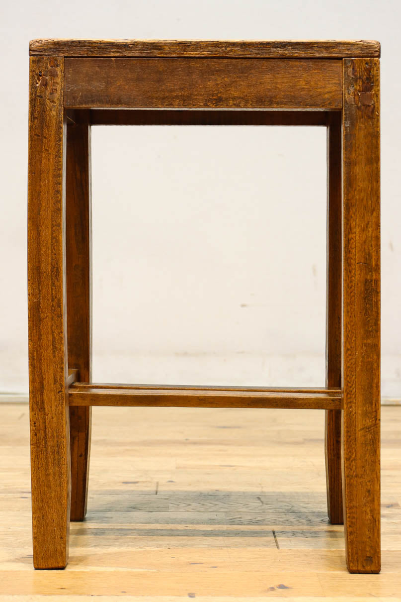 柔らかな風合いの懐かしい味のある角スツール　DC8835abcd　在庫(a:1 b:1 c:1 d:1)脚